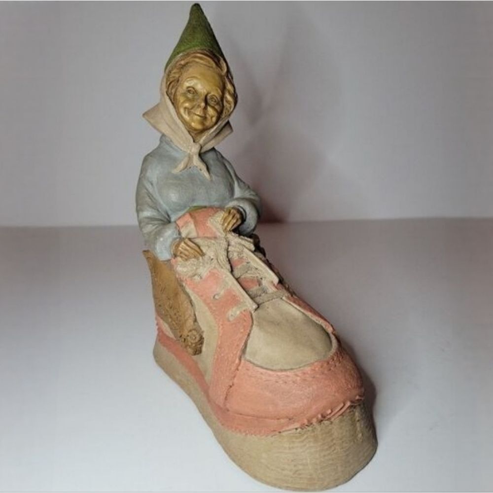 Vintage Tom Clark "Olympia" Gnome Figurine for Cairn Studio Signed